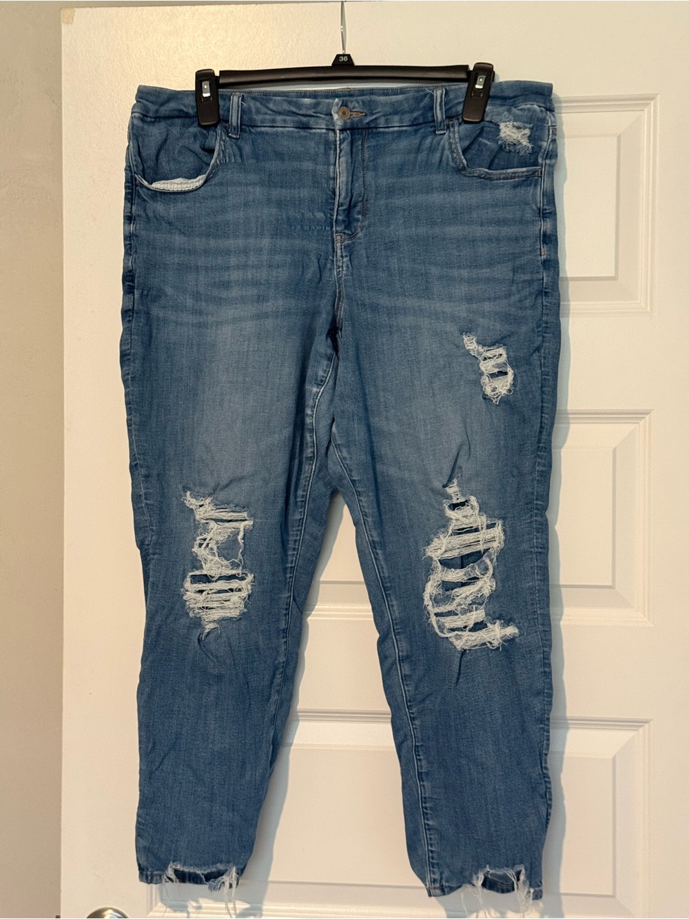American Eagle Outfitters Distressed Light Blue Skinny Jeans
